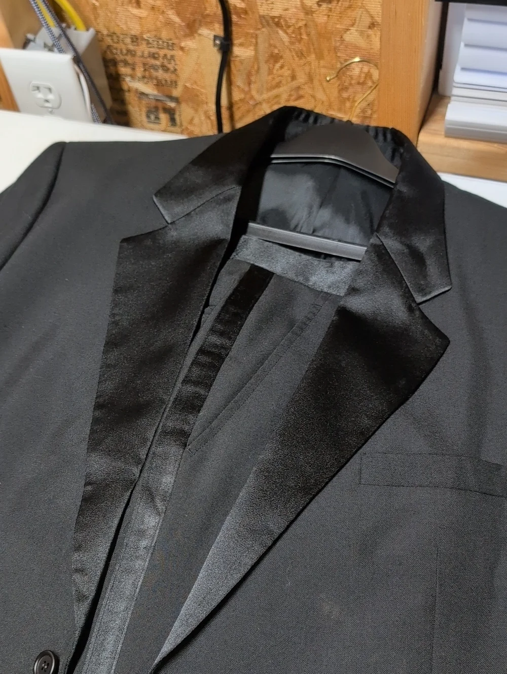 Kilburne and Finch Black Men's Tuxedo  Set (42R)